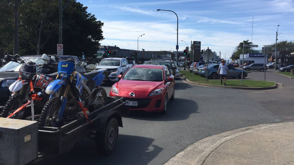 Traffic was banked up on Beach Road at Batemans Bay on Monday morning as holidaymakers attempt to turn onto the Princes Highway.