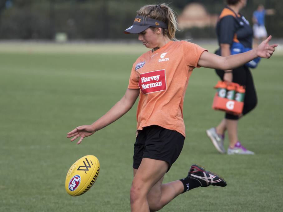 Maddy Collier training with the Giants. Photo: AFL MEDIA