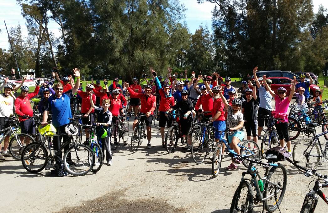 Bike Week fun: Participants in the 2016 Bike Week ride from Huskisson to Plantation Point. SBUG members was on hand to assist and advise riders along the way.