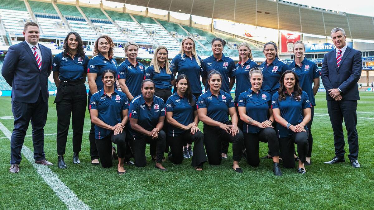 Ruan Sims (back row, sixth from left) and the Sydney Roosters women's squad. Photo: ROOSTERS MEDIA