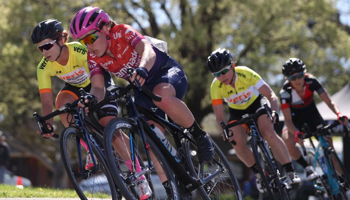 Jade Colligan (pink helmet) at the Gippsland Tour, where she competed with her Sydney Uni/Staminade team.