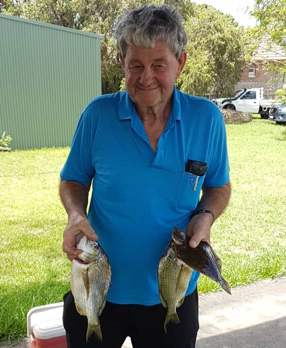 HANDS FULL: Ron Smith, the winner of the biggest bream competition.