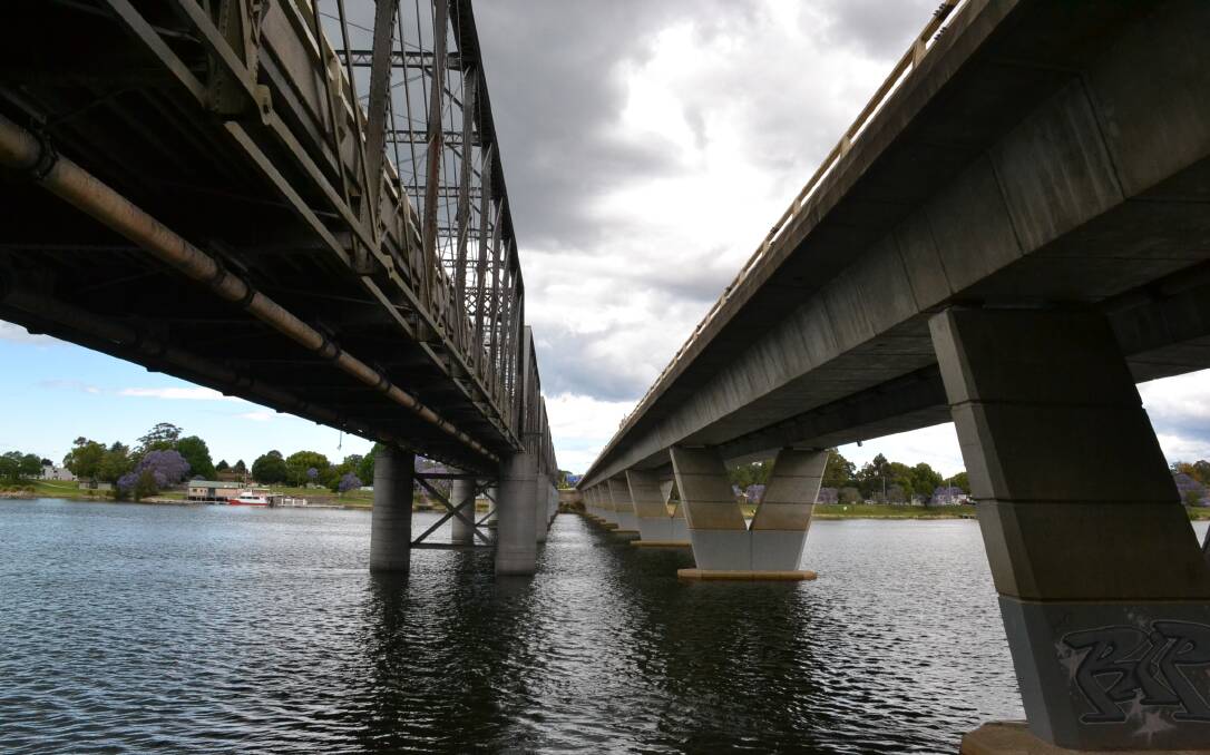 The historic Shoalhaven River Whipple truss bridge with the modern concrent rossing.
