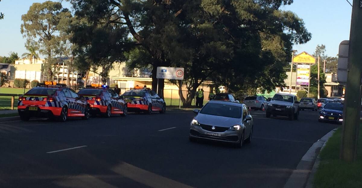Already before the Easter long weekend holiday is underway, a large contingent of NSW Police officers are on our roads. Early Thursday morning officers were conducting random breath testing on Bolong Road at Bomaderry.