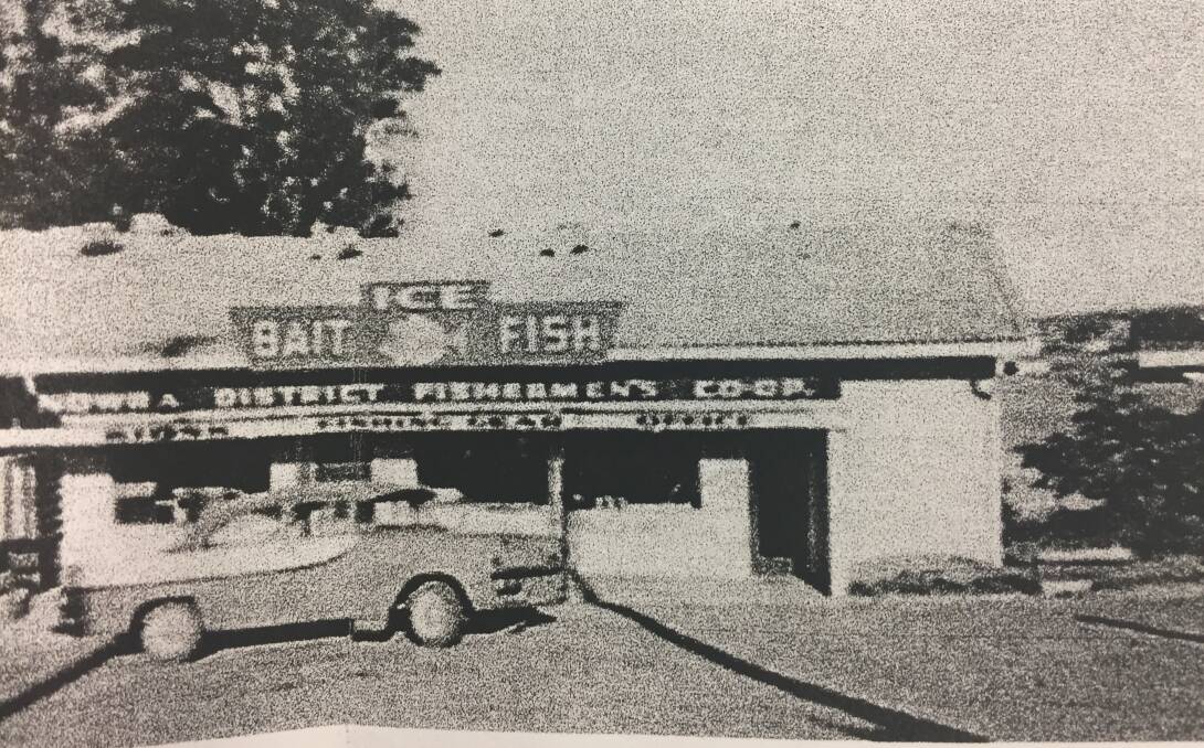 FRY UP: In the '70s the kiosk added cooked fish to the menu. Photo: Shoalhaven Historical Society. 