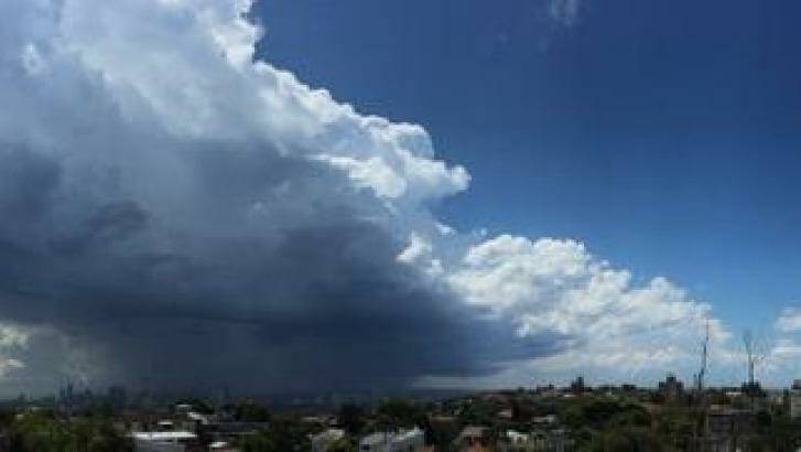 Storm clouds gather over Bondi Photo: Twitter: @aoifem74