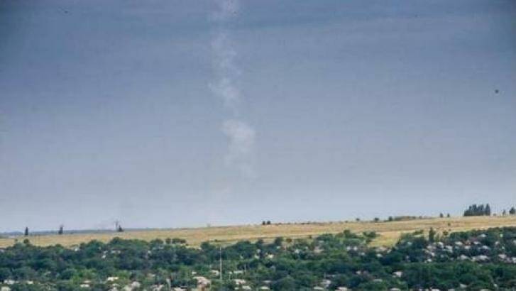 The trail of smoke left by a missile after it was fired at MH17 by a BUK-M1 system by pro-Russia rebels, according to the Ukraine government. Photo: Ukraine Security Service