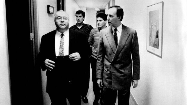 The corridors of power. Chnanel  9 ***** political journalist Laurie Oakes walks treasurer Paul Keating to the boarder for coffee after the treasurer appeared on the program. June 02, 1991. (Photo by Peter Morris/Fairfax Media).