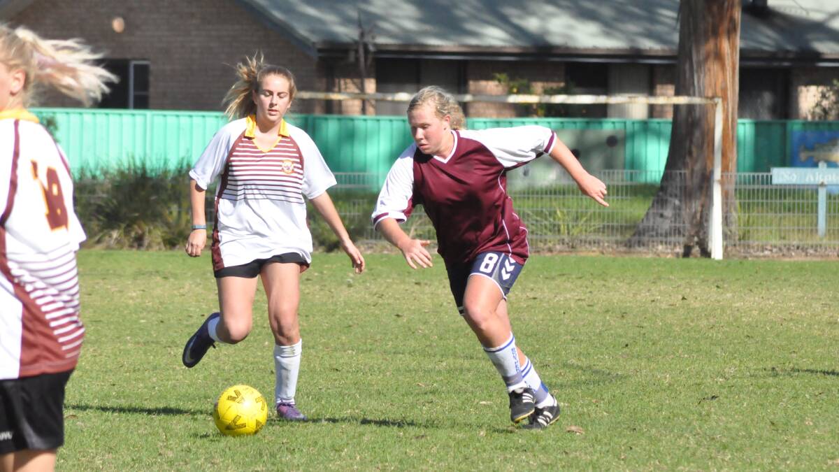 CLASS ACT: Vincentia High School’s Rhianna Brown shows great form in a match early in the season. 