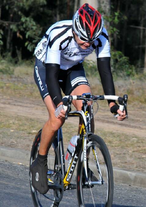 CHASE IS ON: Paul Mackie chases the field after a mechanical mishap at the Optus Nowra Velo Club’s Jones Memorial road race last Sunday. 