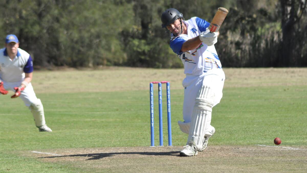 WAG OF THE TAIL: Ulladulla batsman Rob Gilkes showed some resistance, making 24 not out at number 10.  