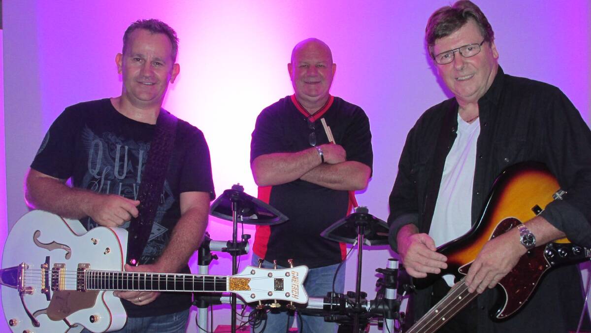 Simmo & Co will play at the Vincentia Golf Club this Saturday, July 26 from 7.30pm for Christmas in July.