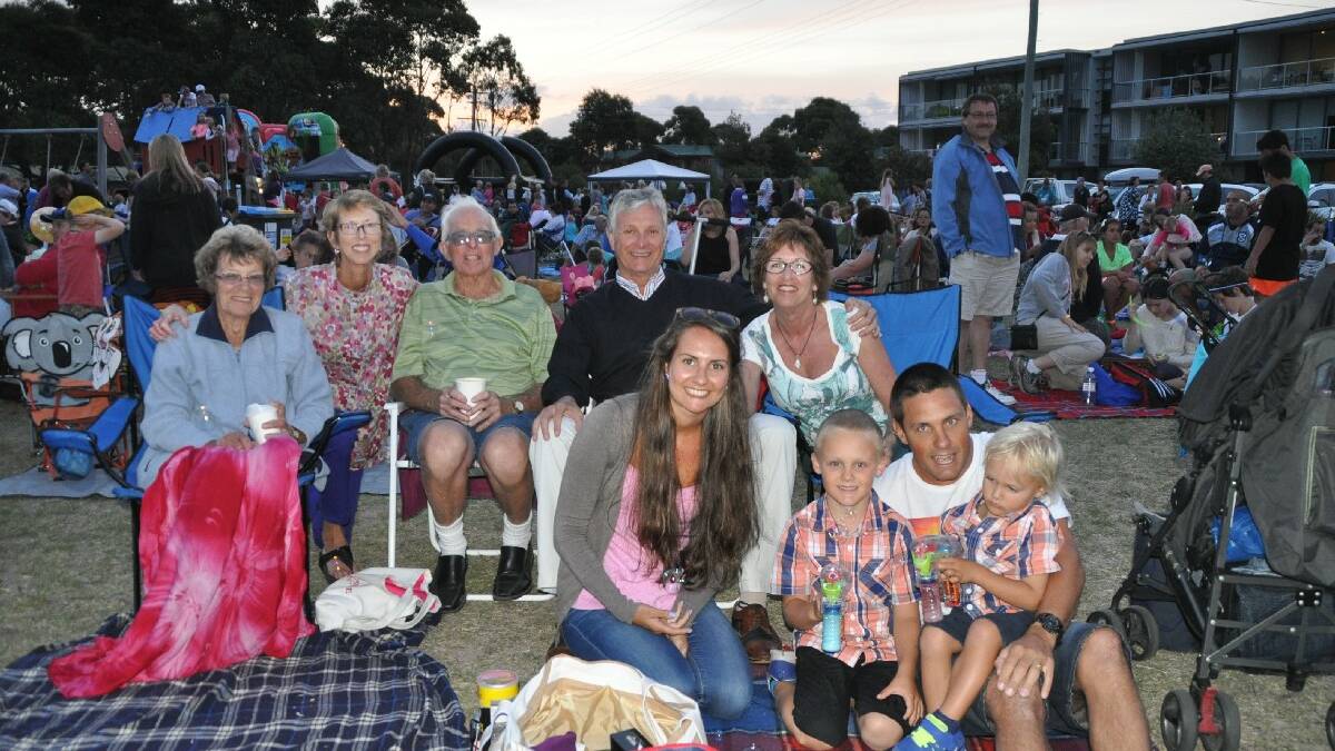 MERIMBULA: Friends and family from Tura Beach, the 

UK and Queensland enjoyed the Merimbula New Year’s 

Eve celebrations at Ford Park.  