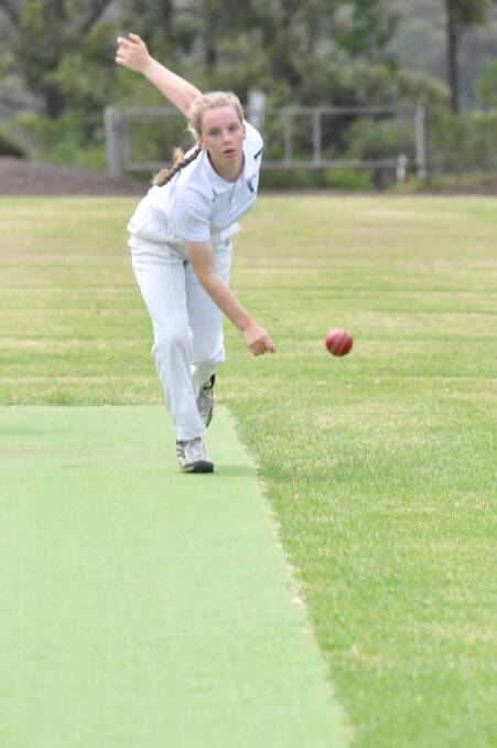 Star under teenage cricket player Chantelle Downey  has a great bowling action.