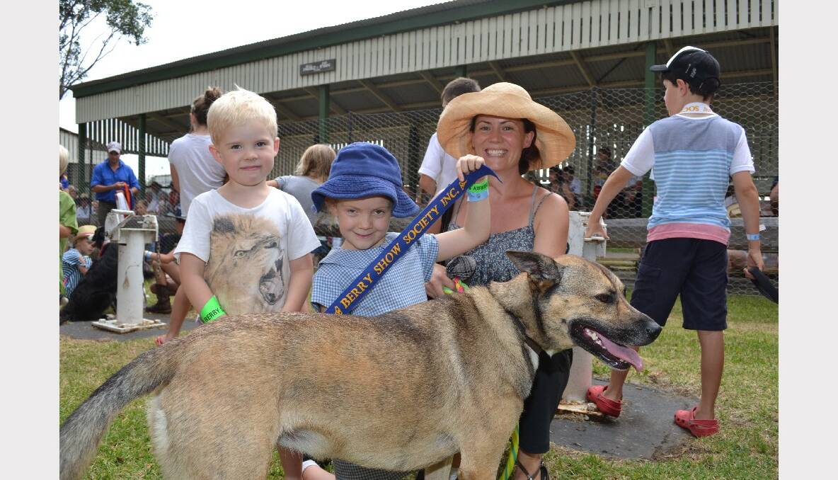 Asher, Clancy and Amy Wild from Berry with their dog Lilly who the dog with the waggiest tail contest at Berry Show. 