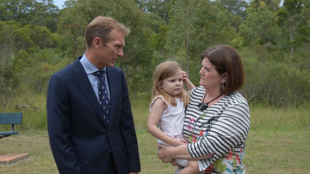 Former NSW Education Minister Rob Stokes and South Coast MP Shelley Hancock discussing locations for a new school in Worrigee in 2019.