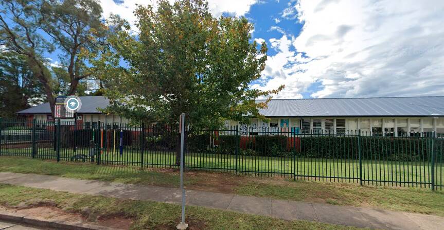 SCHOOL REOPEN: Nowra East Public School reopened on Monday, November 8, after being forced to close over the weekend. Image: Google Maps.