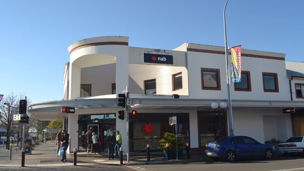 BRANCH SHUT: The NAB branch in the Nowra CBD has been closed for deep cleaning for the next two days after a person who attended the branch on July 30 has tested positive for COVID-19. Image: Grace Crivellaro.