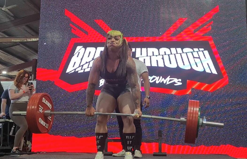 Jaymi Morris mid deadlift at the WRPF Breakthrough Battlegrounds competition. Supplied picture 