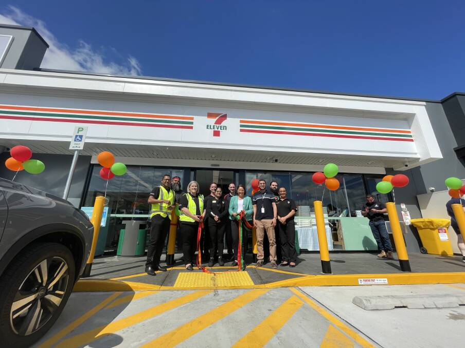 Nowra 7-Eleven celebrated its opening day on Thursday (September 28). Picture by Jorja McDonnell