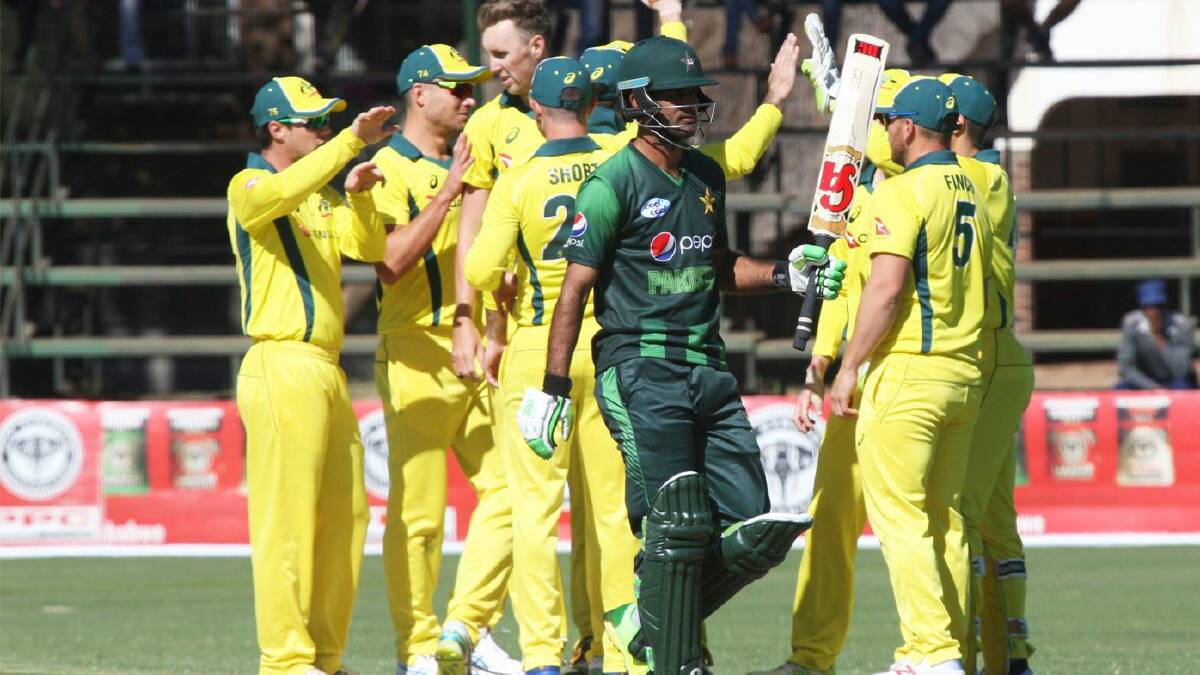 Australia celebrate a wicket in their lose to Pakistan. Photo: CRICKET AUSTRALIA