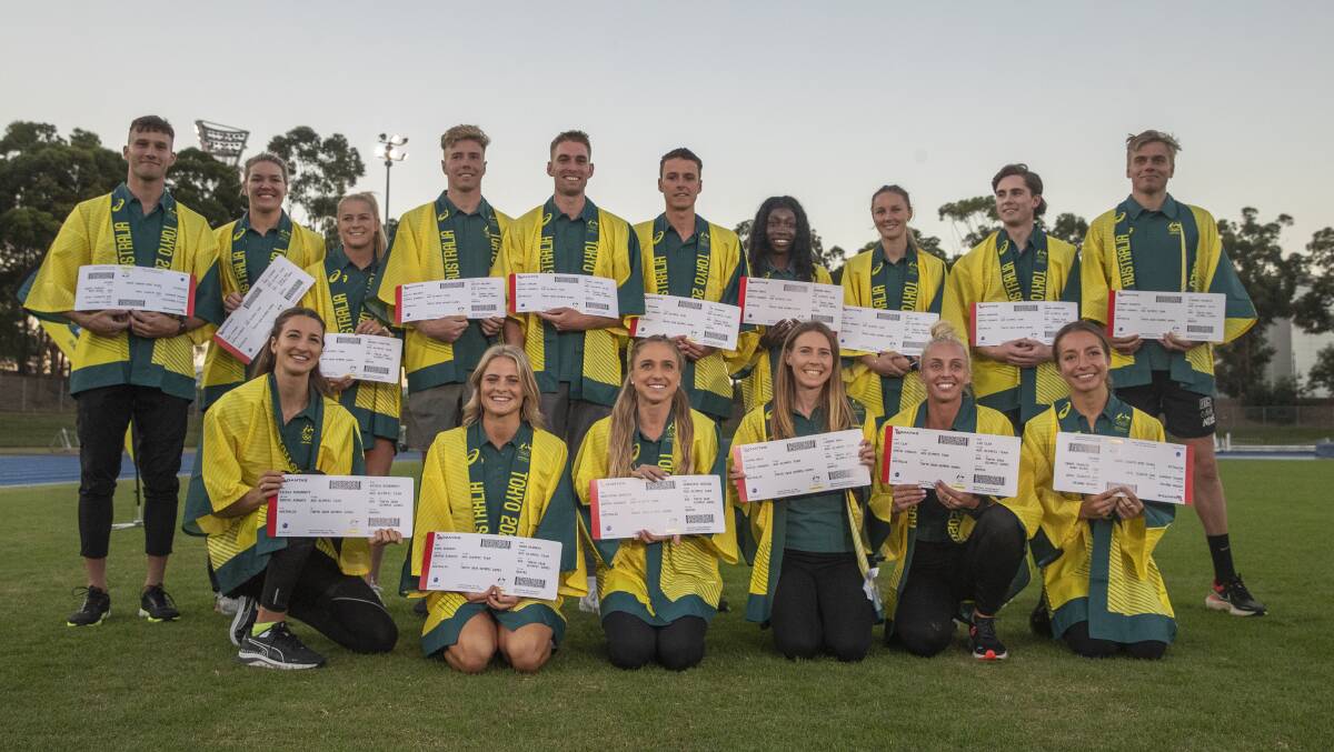 Jye Edwards (back row, fifth from right) and part of his Australian track and field team. Photo: Steve Christo Photography