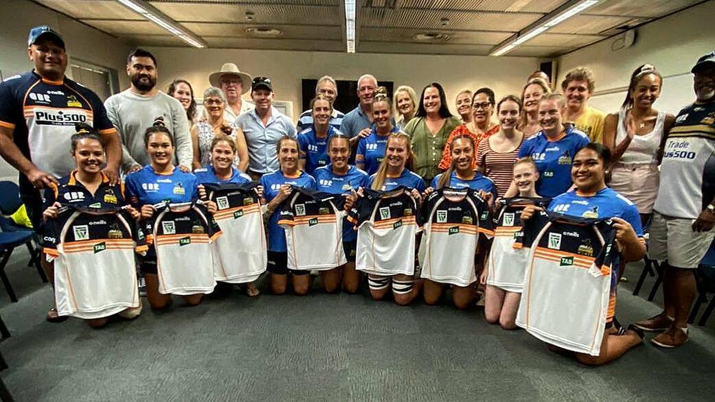 Grace Sullivan (front row, fourth from right) and her fellow ACT round one debutants, after they were presented their jerseys. Photo: BRUMBIES MEDIA