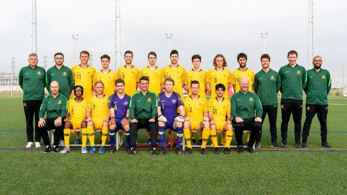 Ben Atkins (back row, fifth from left) and his Pararoos team. Photo: FFA