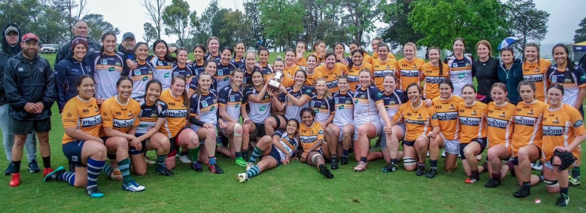 Harriet Elleman (back row, third from right) stands next to fellow Shoalhaven product Grace Sullivan after the City vs Country game. Photo: Brumbies Rugby