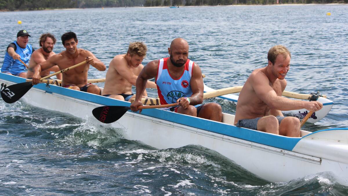 The Bulldogs players training their pre-season session with the Mollymook Outriggers.
