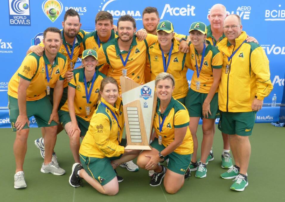 Karen Murphy (front right) and her Australian Jackaroos team. Photo: BOWLS AUSTRALIA