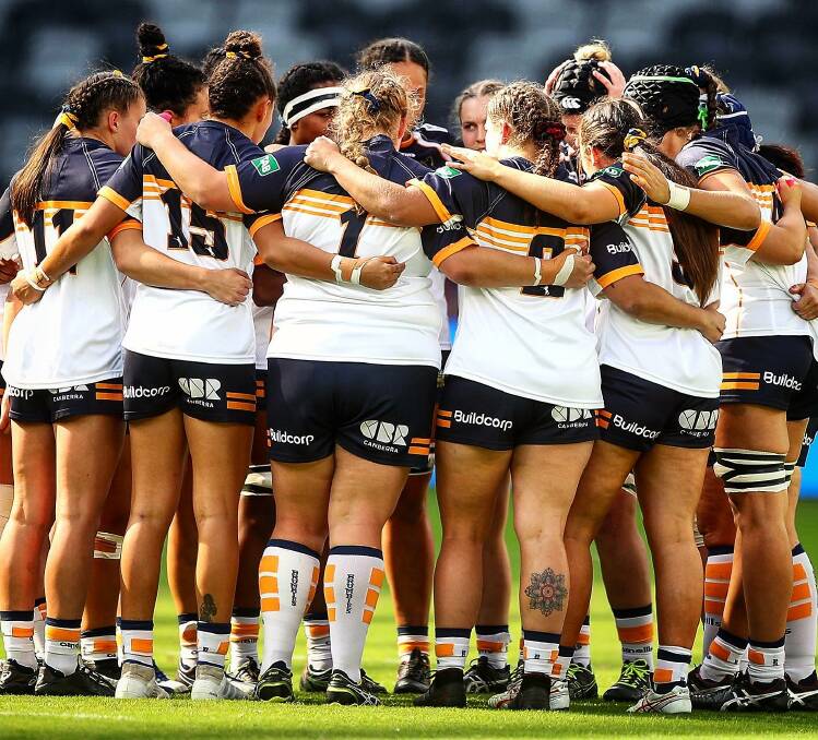 The ACT Brumbies huddle during their Super W match against the NSW Waratahs. Photo: BRUMBIES MEDIA