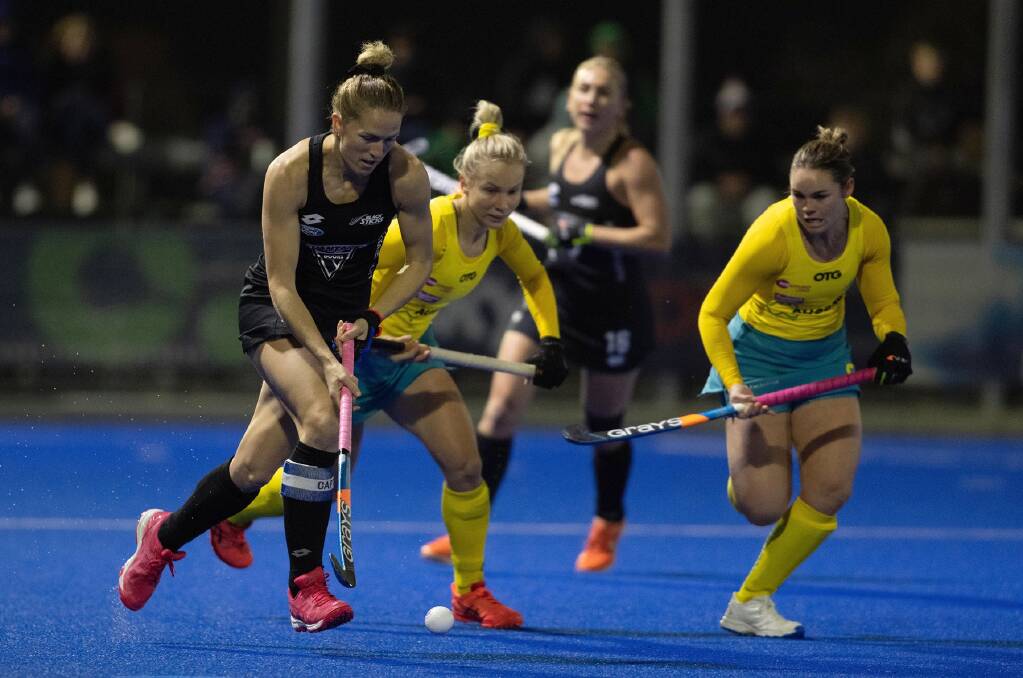 Mollymook's Kalindi Commerford (right) in action for the Hockeyroos during the trans-Tasman series. Photo: Planet Hockey.