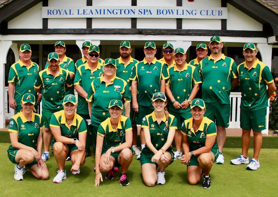 Karen Murphy (front right) and her Jackaroos side. Photo: BOWLS AUSTRALIA