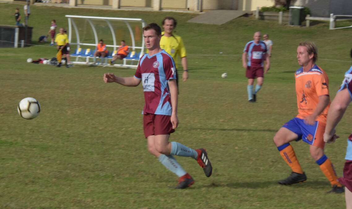 Shoalhaven Heads/Berry's Scott Culey gets a pass away against Culburra in 2019. Photo: Damian McGill