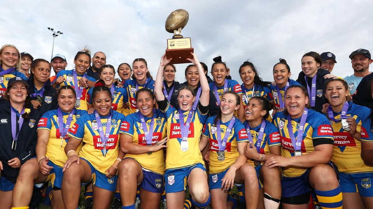 Kaarla Cowan (middle row, fifth from left) and her NSW City side after their nationals win. Photo: NSWRL