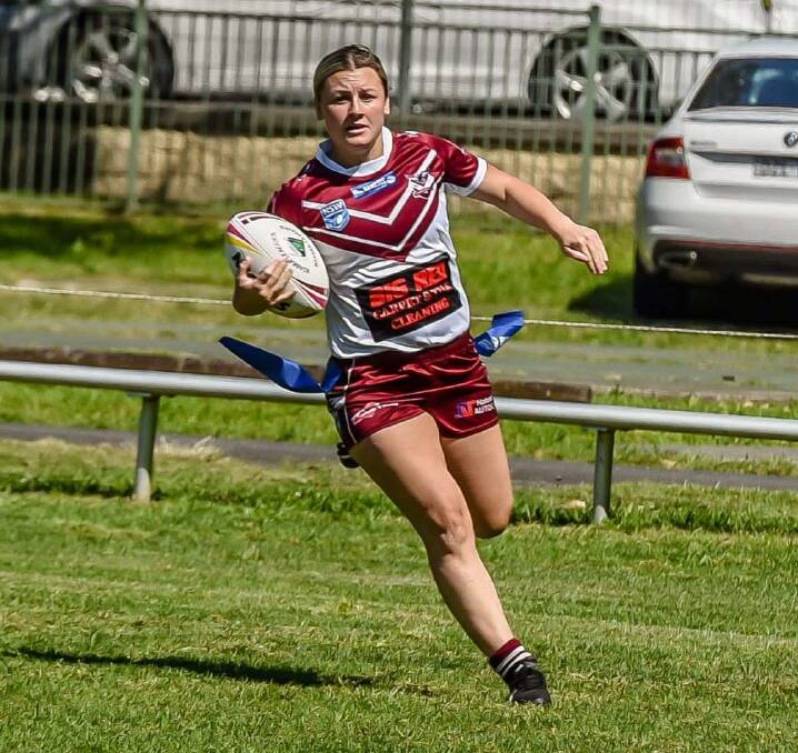Brittany Constable in action for the Albion Park-Oak Flats Eagles women's league tag side. Photo: Jeff Shepherd