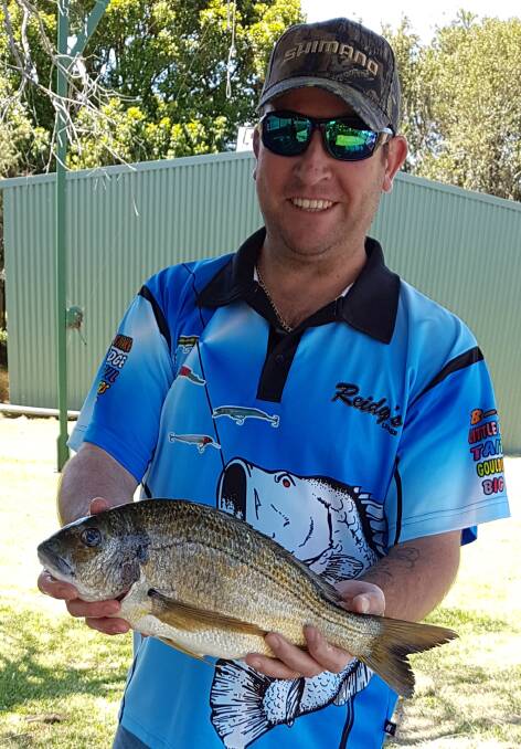 Andrew Sutherland took out Biggest Bream at the BRSLAFC's competition.