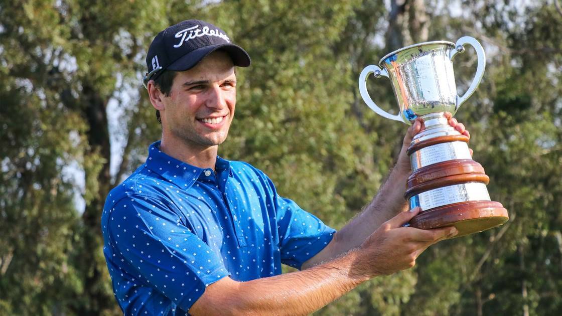  Jordan Zunic with the trophy. Photo: Golf Australia