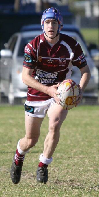 Adam Clune playing for Albion Park-Oak Flats in 2012. Photo: Allan Barry
