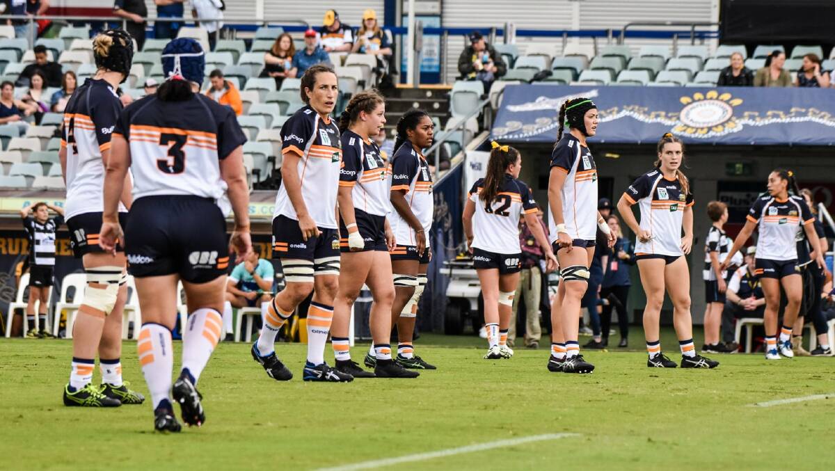 Harriet Elleman (fourth from left) and her ACT side in action against RugbyWA last round. Photo: BRUMBIES MEDIA