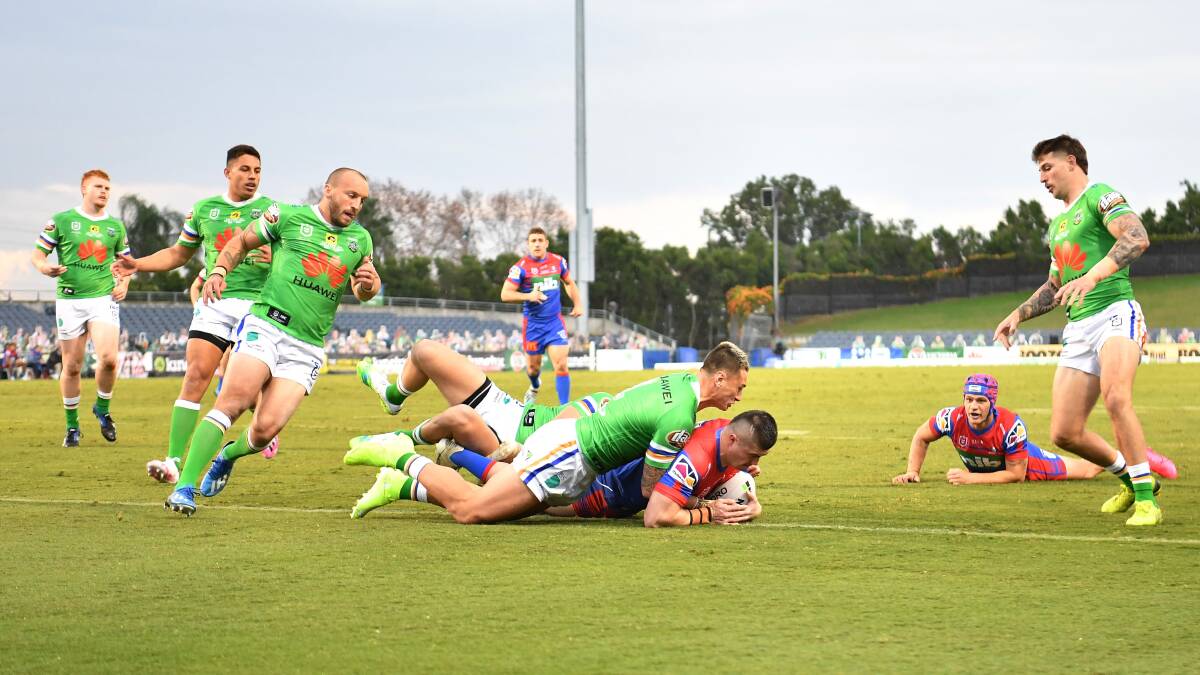 Bradman Best crashes over to help send the Knights on the way to a 34-18 win over the Raiders.