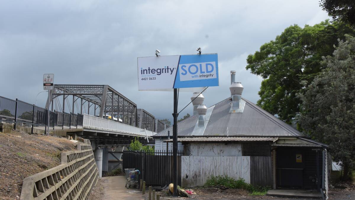 Integrity Real Estate has sold the Wharf Road Restaurant site, overlooking the Shoalhaven River, to Sydney investors.

