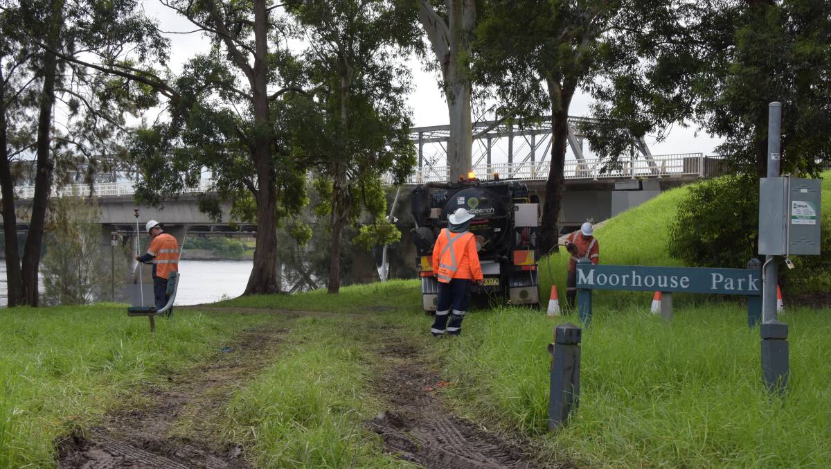 Work crews undertaking utility and geotechnical investigation work on the southern side of the Shoalhaven River in Moorhouse Park. 