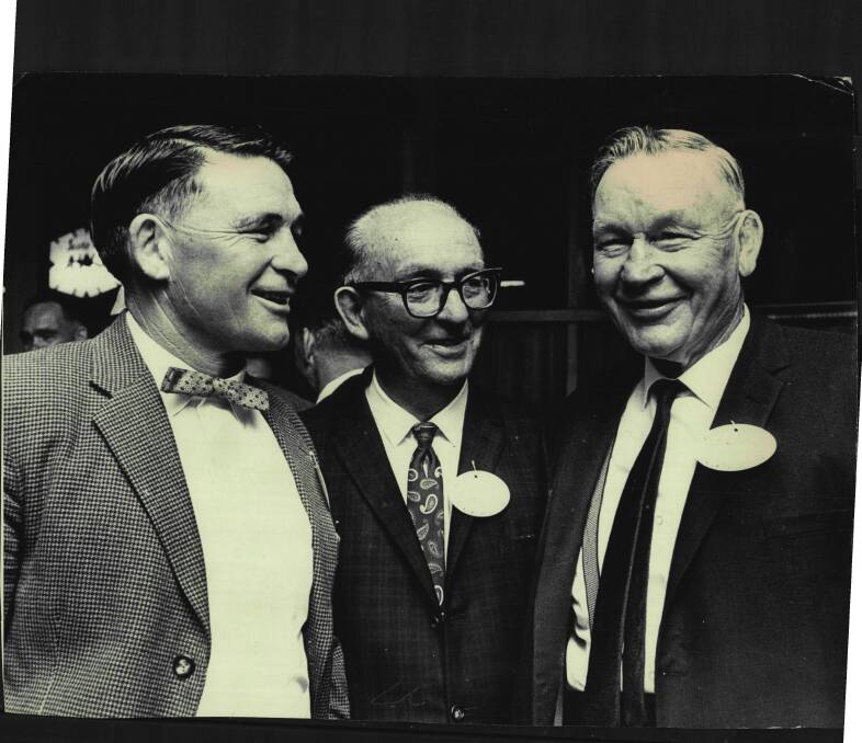 George Barnes, Hughie Dwyer and Frank Burns at a boxing reunion at Moore Park Bowling Club, November 07, 1967. (Photo Golding/Fairfax Media). 