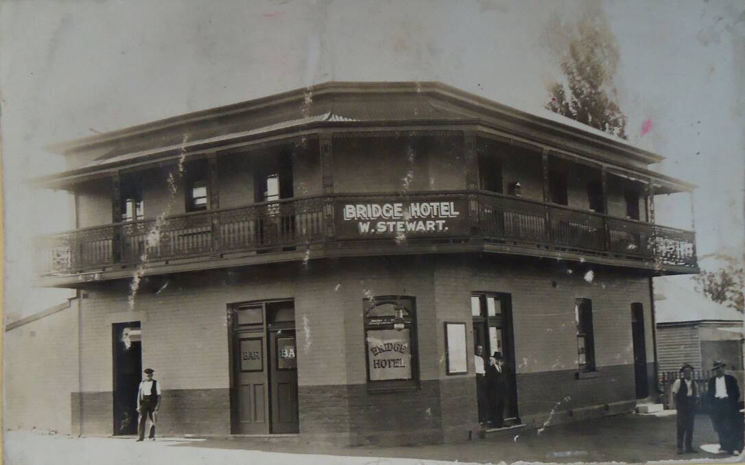 The Bridge Hotel in Nowra in 1924, when run by Walter Stewart. Image: Noel Butlin Archives Australian National University.