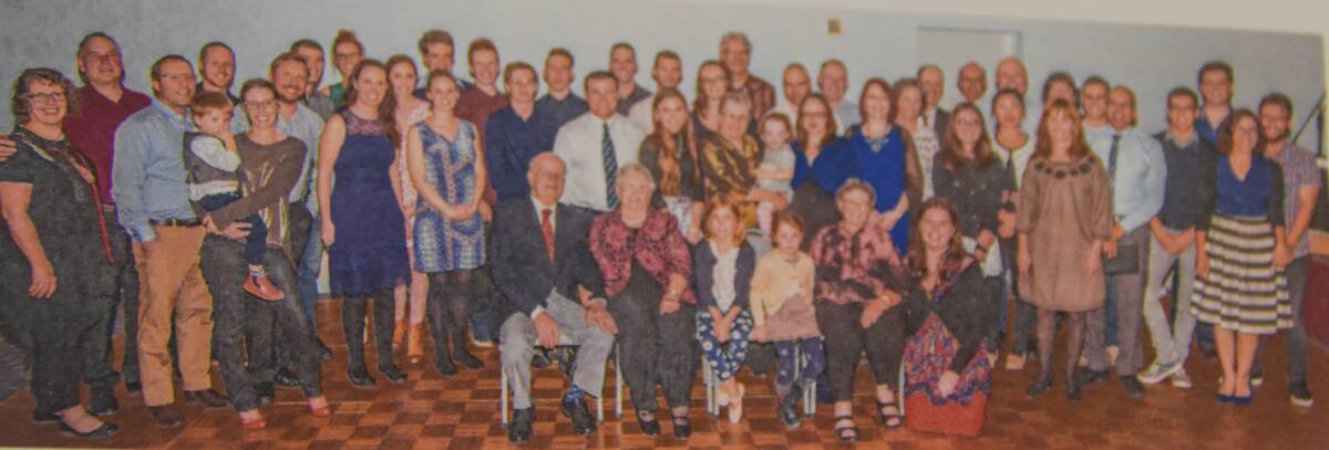 Ian and Theresa with almost all the McKinnon clan.
