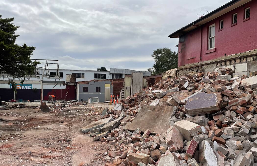 BIG CHANGE: Demolition work at the Bridge Tavern in Nowra.