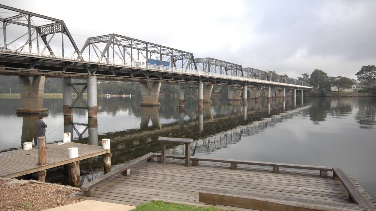 The old Nowra bridge crossing the Shoalhaven River.