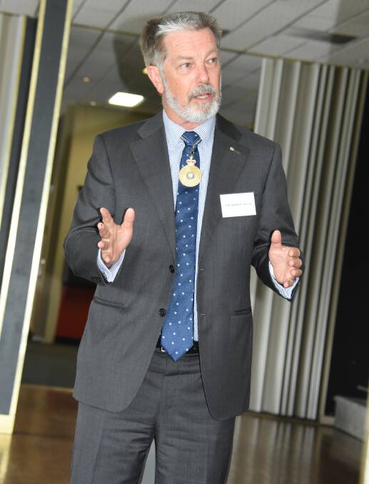Former Chief of Navy, Vice Admiral Tim Barrett AM was guest speaker at the Shoalhaven Branch of the Order of Australia Association group function.